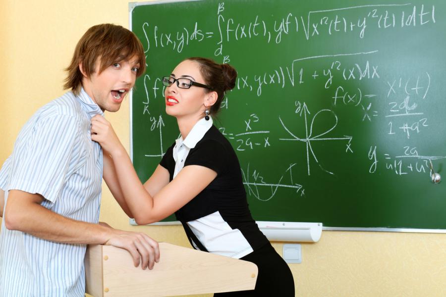 Смотреть Учительница Занимается Сексом С Учеником