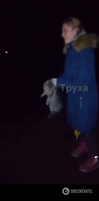 Знущання з тварини.