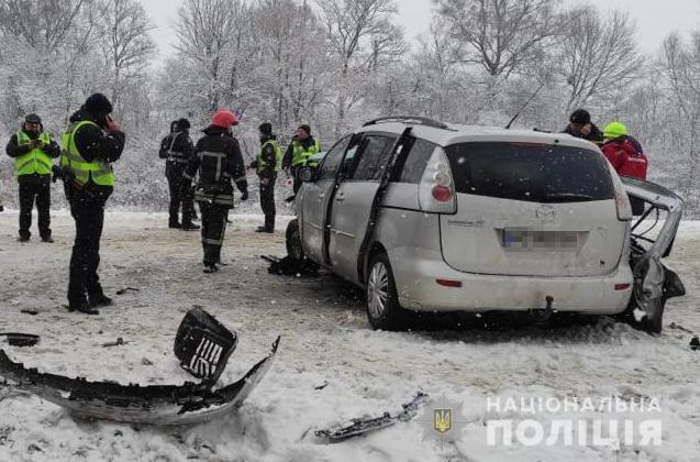 Внаслідок ДТП постраждали 7 осіб